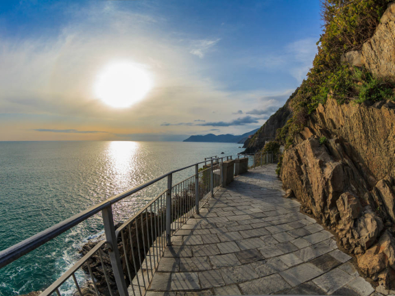 CON ĐƯỜNG TÌNH YÊU NỔI TIẾNG Ở Ý ĐÃ MỞ CỬA TRỞ LẠI SAU 10 NĂM