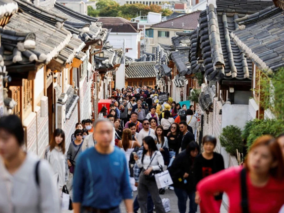 LÀNG CỔ BUKCHON HANOK ĐẶT LỆNH GIỚI NGHIÊM GÂY TRANH CÃI
