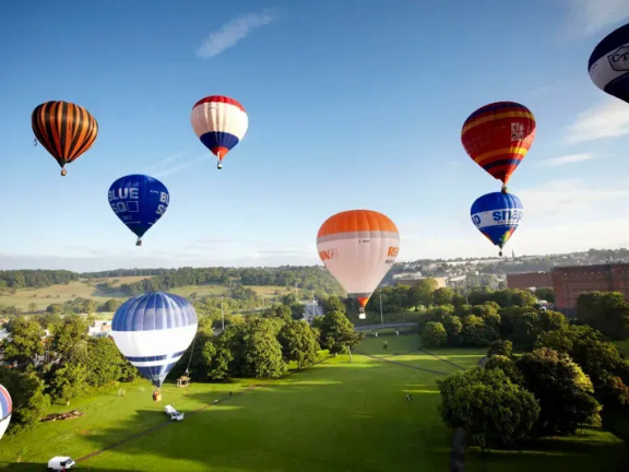 LỄ HỘI KHINH KHÍ CẦU BRISTOL 2023 CHUẨN BỊ KHAI MẠC