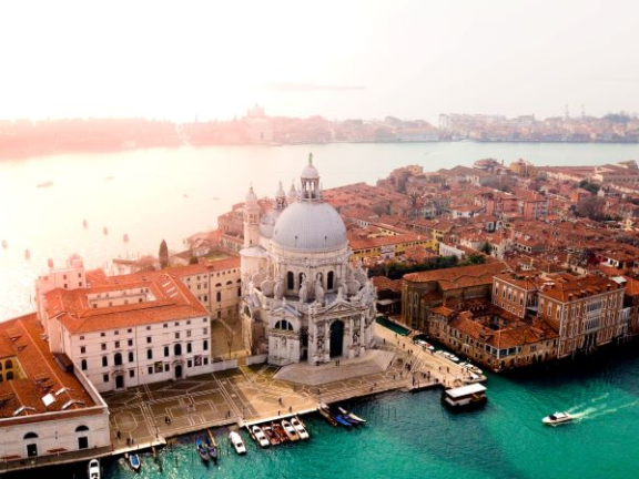 UNESCO KHUYẾN NGHỊ ĐƯA VENICE VÀO DANH SÁCH DI SẢN THẾ GIỚI BỊ ĐE DỌA
