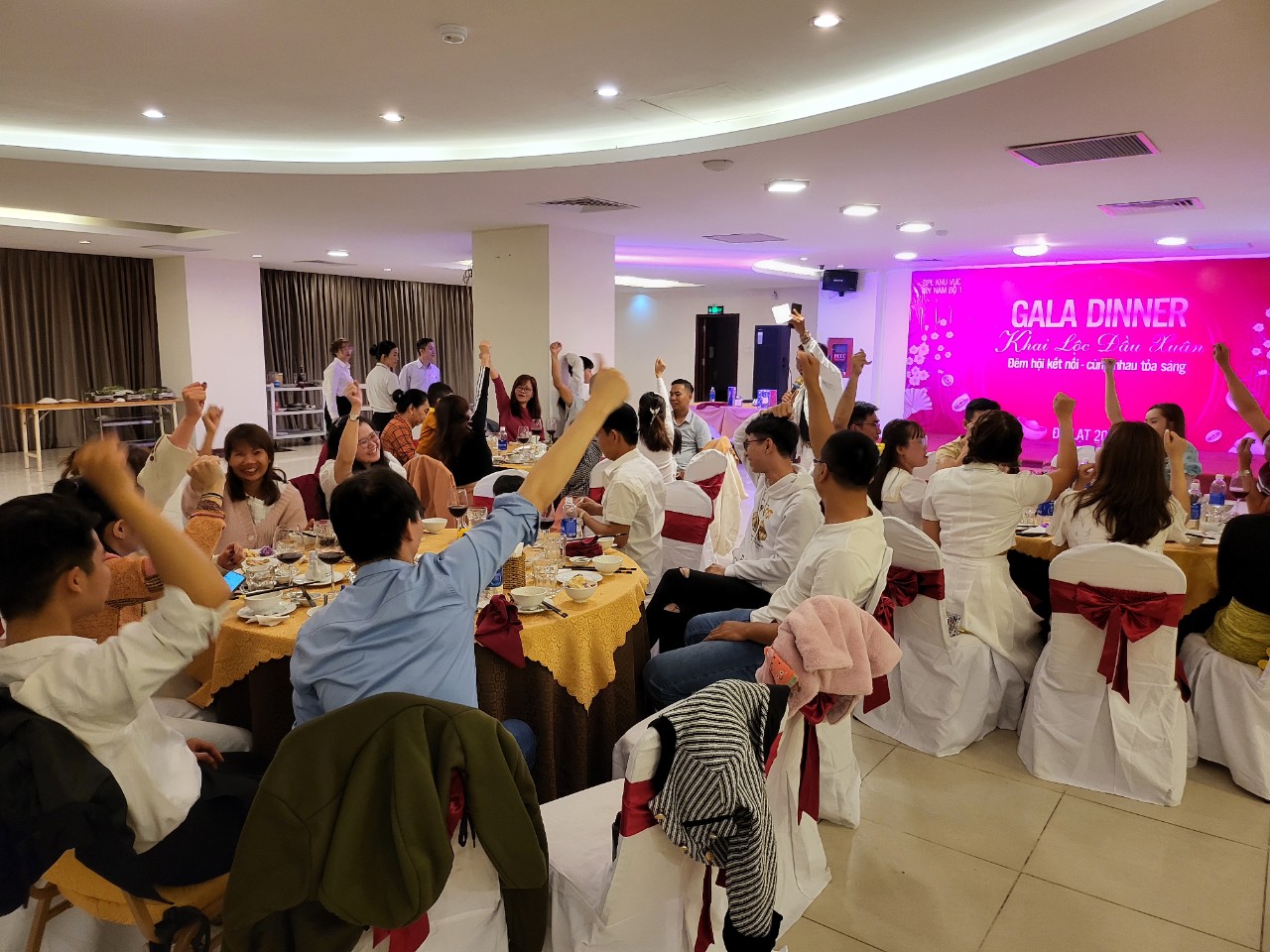 Đoàn khách GOLA cùng tham gia vào trò chơi thú vị tại Gala Dinner.